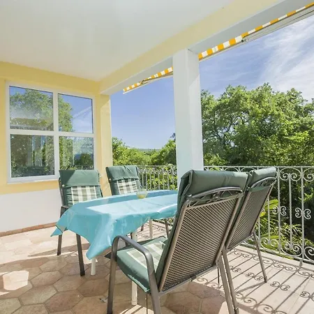 Ljubica بيت ضيافة مالينسكا
