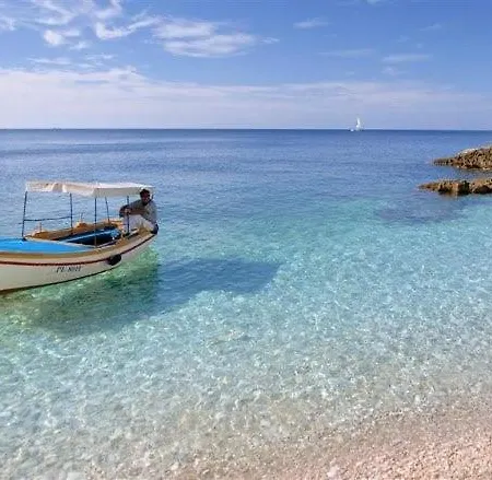 Ljubica Πανσιόν 3*
