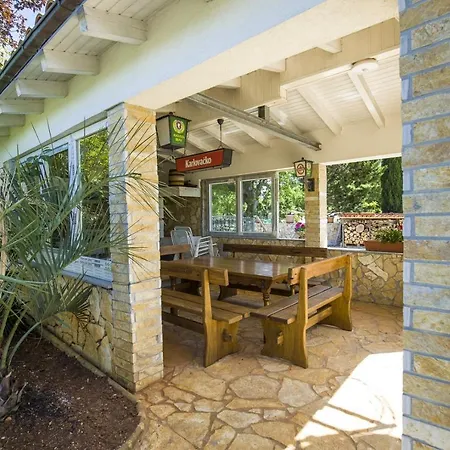 Ljubica بيت ضيافة 3*