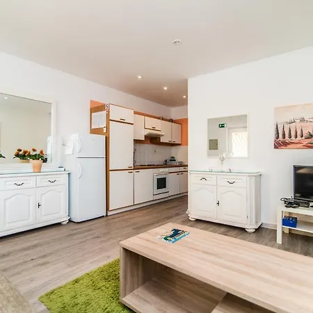 Ljubica Pensiune Malinska